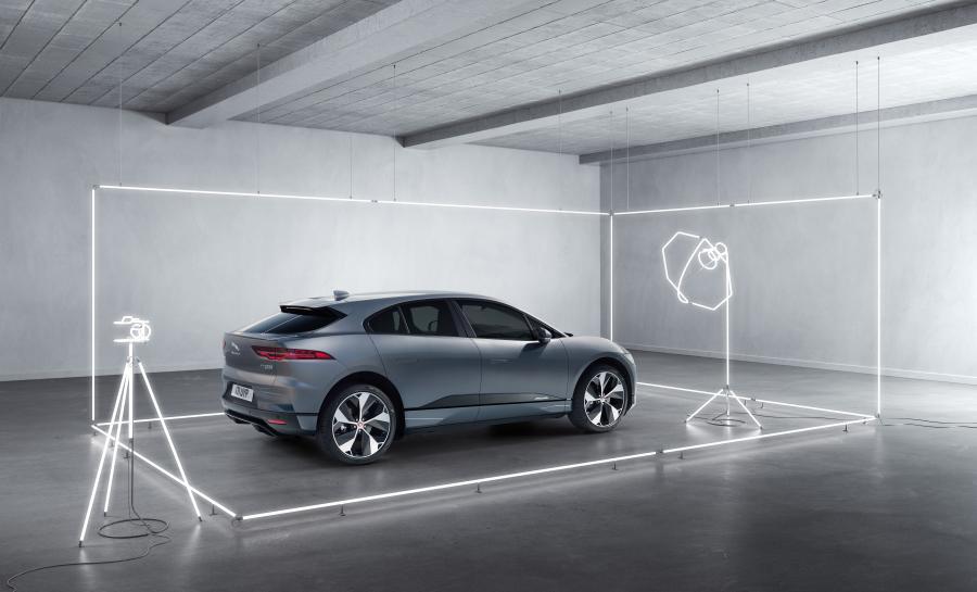  Jaguar I-Pace EV400 AWD HSE 2018 года  (WW) (фото 26 из 114)